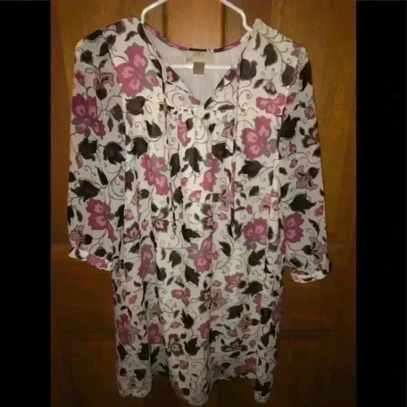 LOFT Dresses & Skirts - ❤️ 3 for $30 Loft Pink floral dress